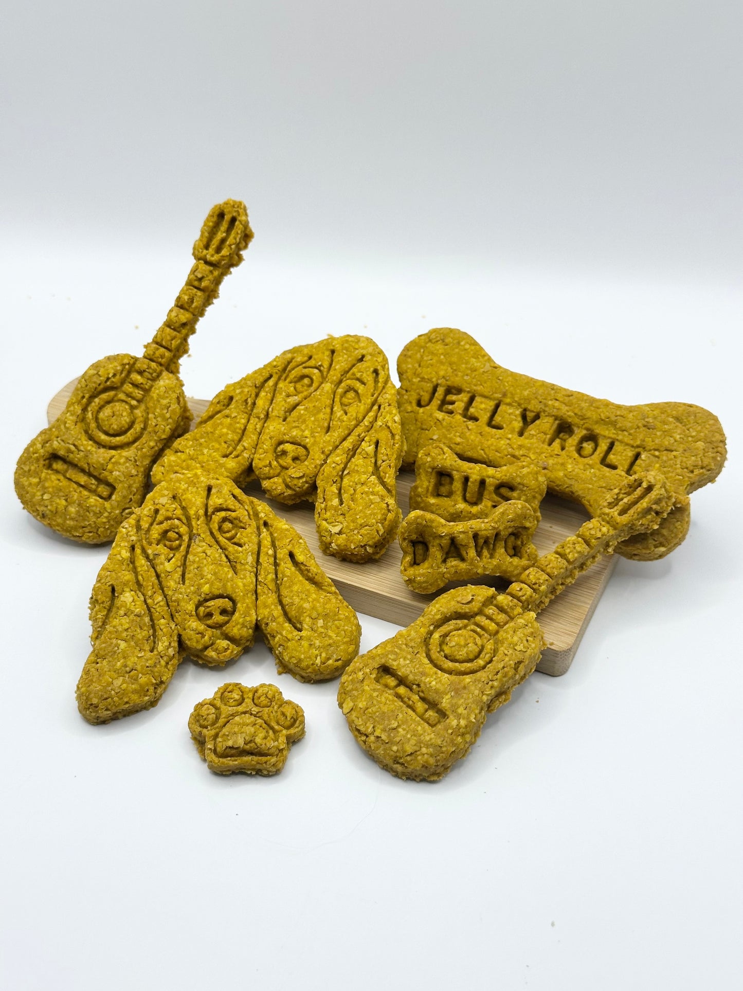 Dog Den Bake Shop Dog Breed Dog Treats JellyRoll Bussie Bus Dog Chachi