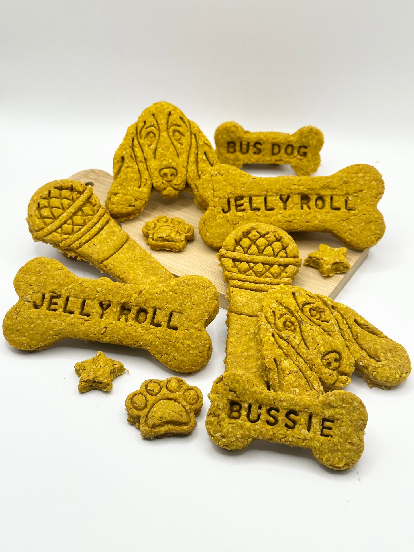 Dog Den Bake Shop Dog Breed Dog Treats JellyRoll Bussie Bus Dog Chachi
