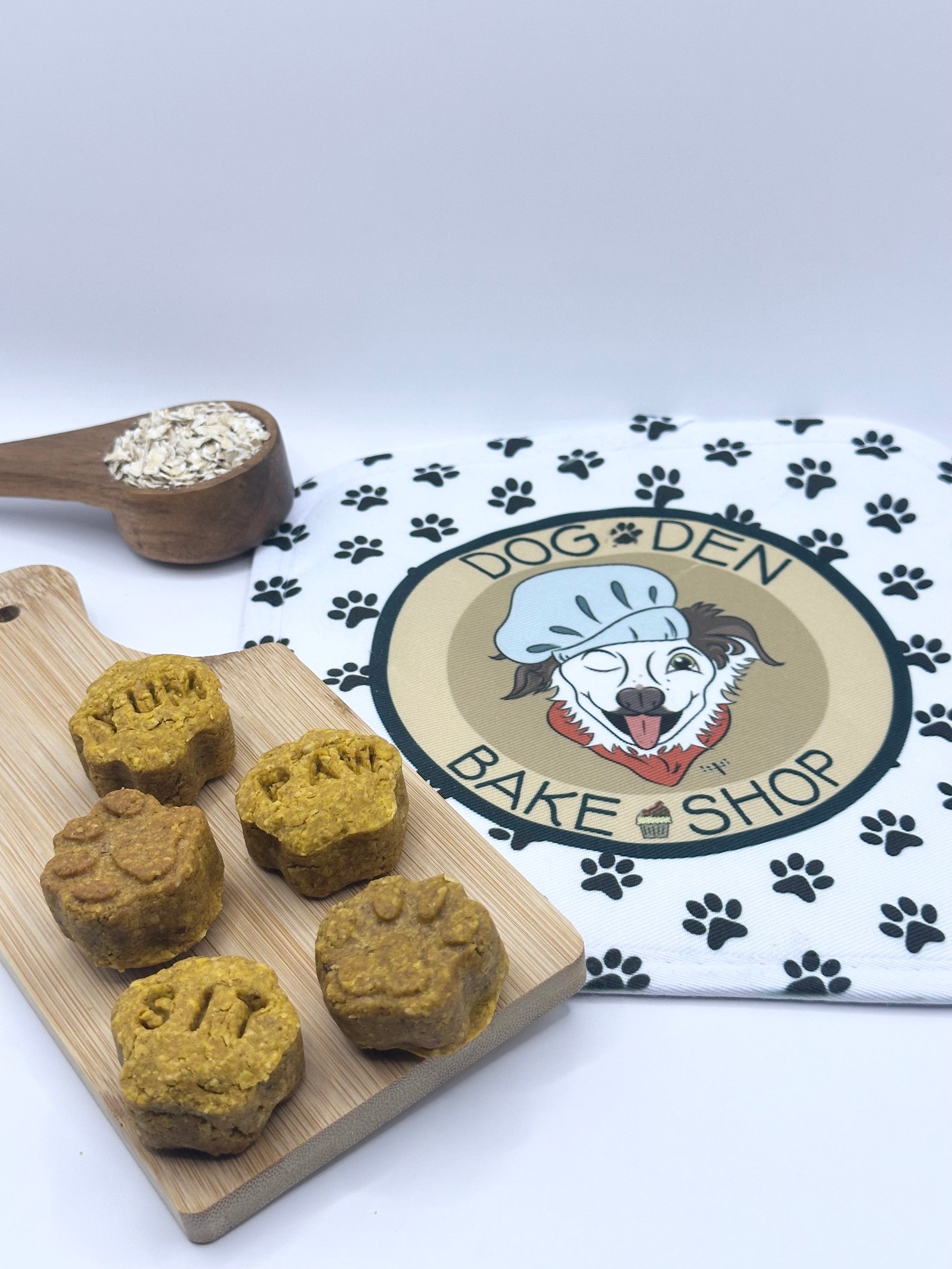 Dog Den Bake Shop Chunky Paw Shaped Dog Treats