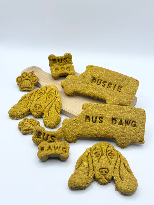 Dog Den Bake Shop Dog Breed Dog Treats JellyRoll Bussie Bus Dog Chachi