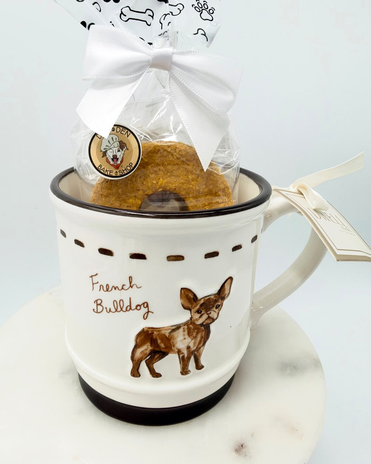 Bagel Biscuits Mug Gift Set close-up