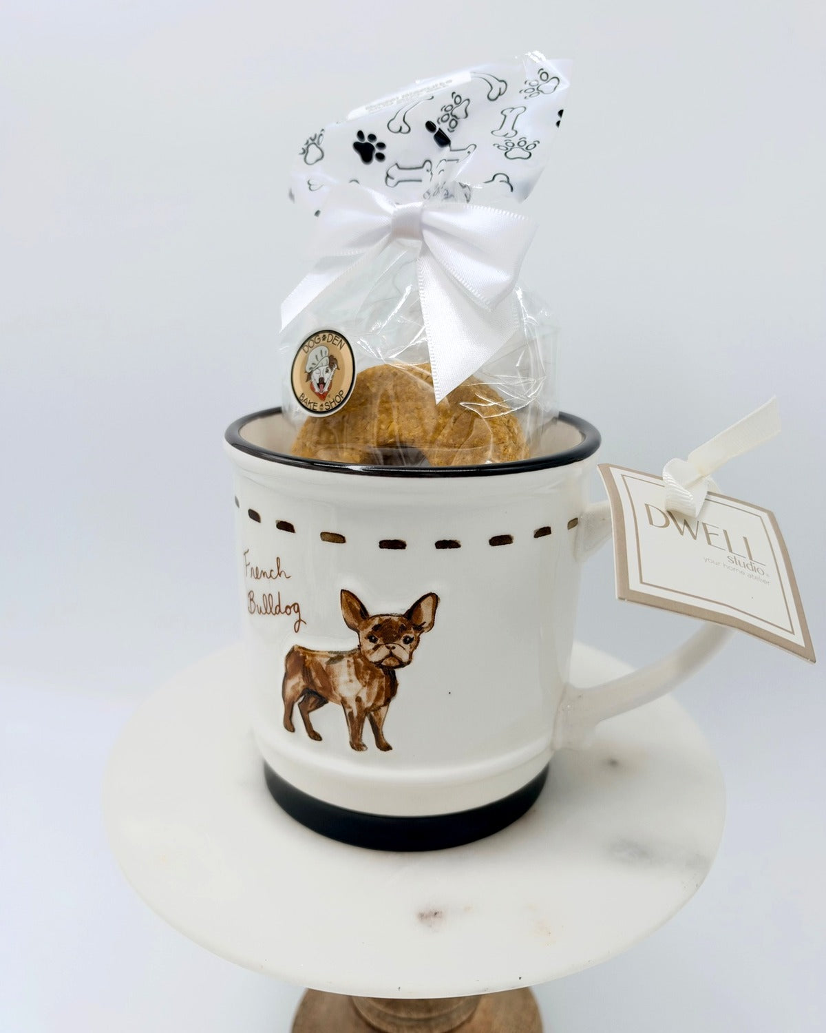 Bagel Biscuits Mug Gift Set on stand