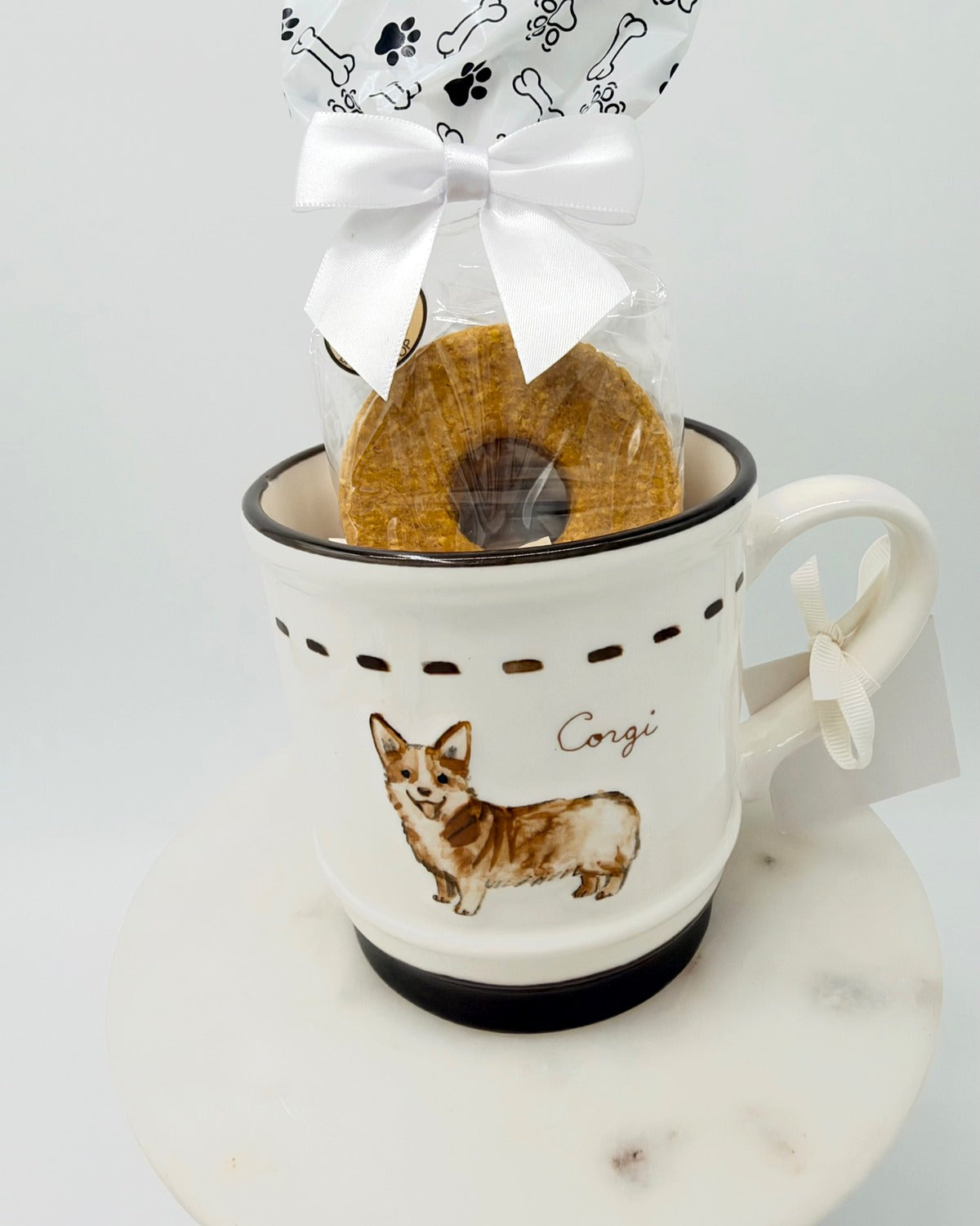 Corgi Bagel Biscuits Mug Gift Set close-up